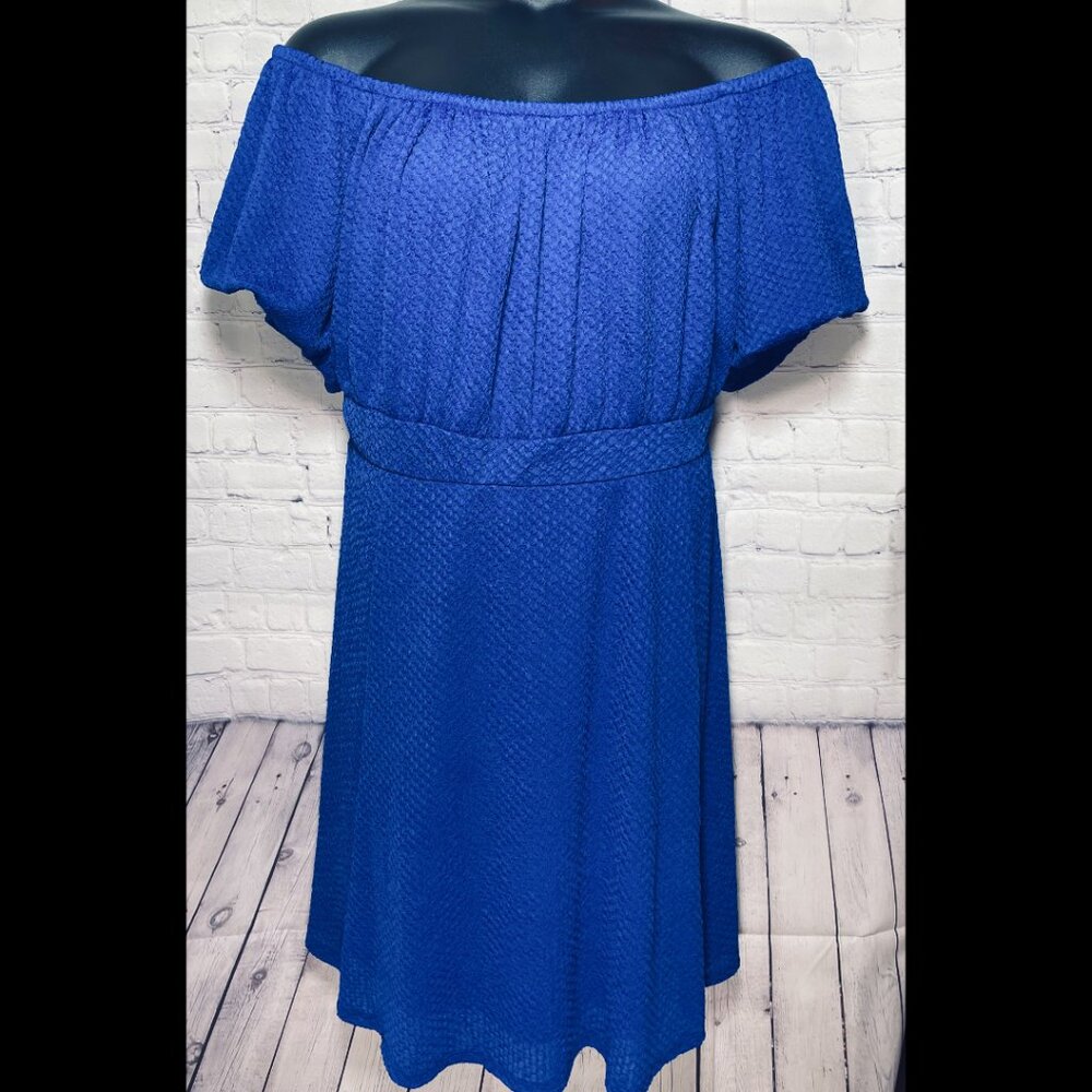 PLUS DRESS - Picture 8 of 8